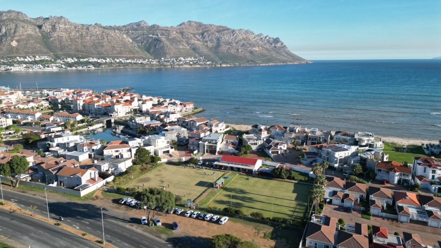 4 Bedroom Property for Sale in Gordons Bay Central Western Cape